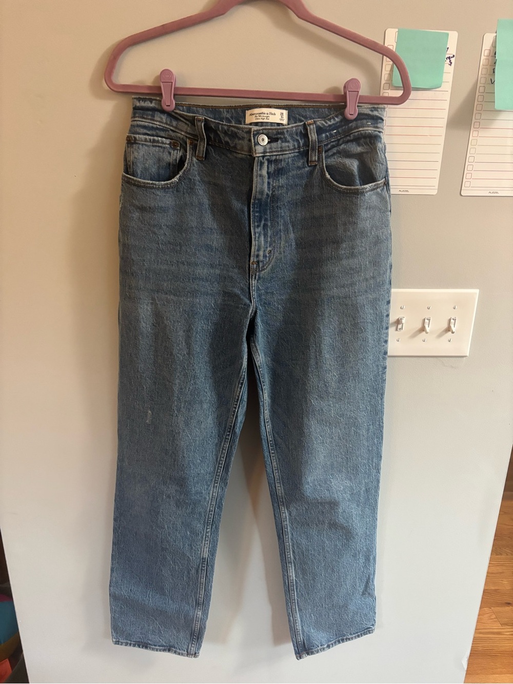 Abercrombie & Fitch The 90s Straight Ultra High Rise Jean